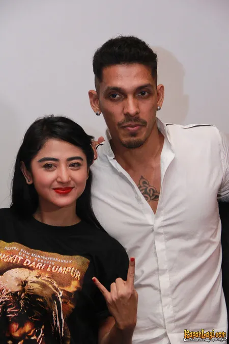 Foto Dewi Perssik