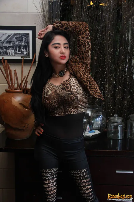 Foto Dewi Perssik