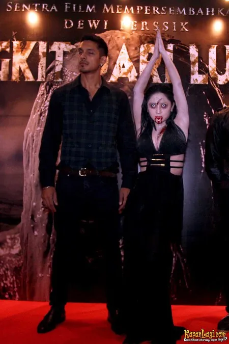 Foto Dewi Perssik