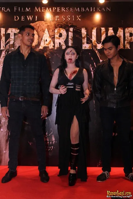 Foto Dewi Perssik