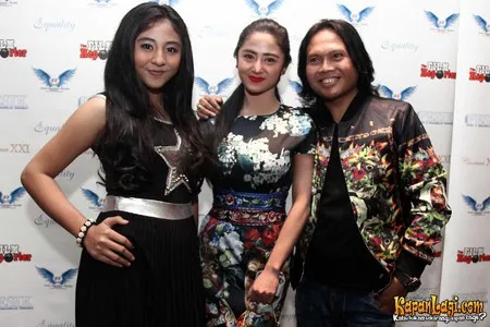 Foto Dewi Perssik