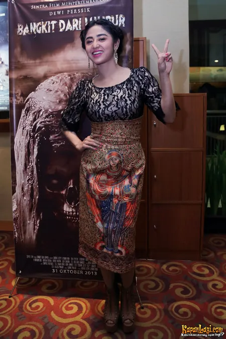 Foto Dewi Perssik