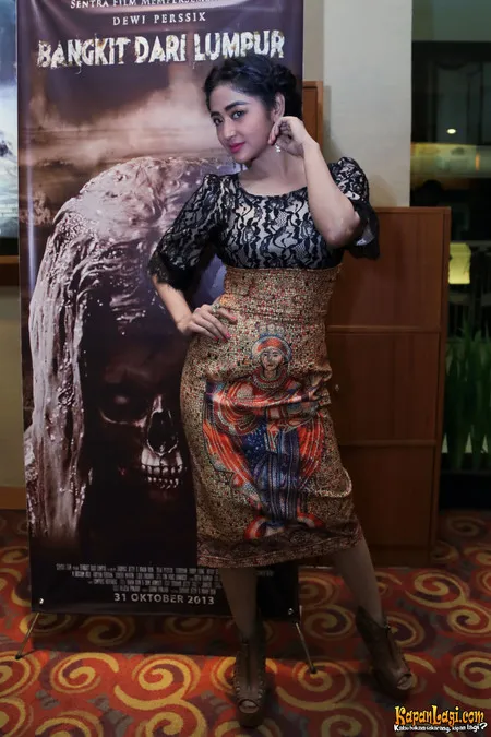 Foto Dewi Perssik