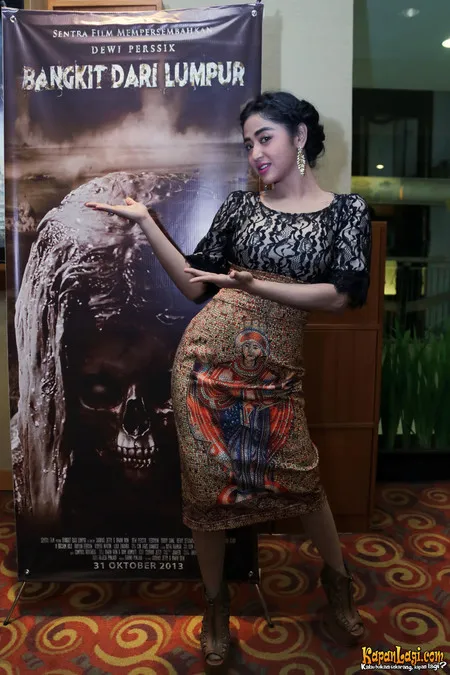 Foto Dewi Perssik