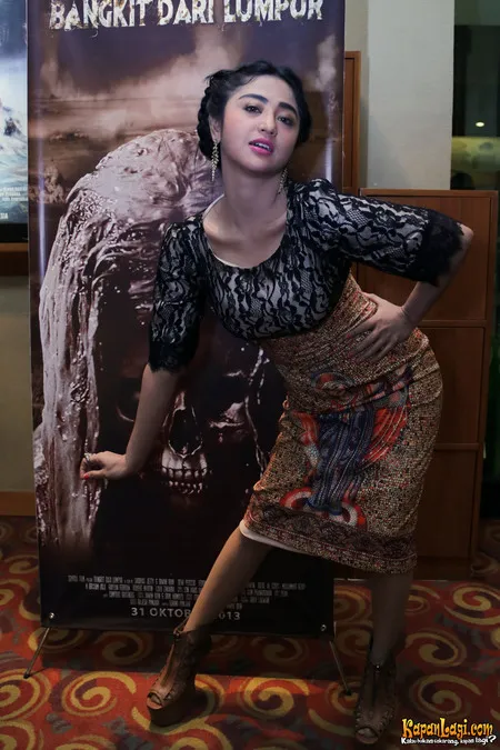 Foto Dewi Perssik