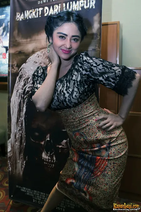 Foto Dewi Perssik