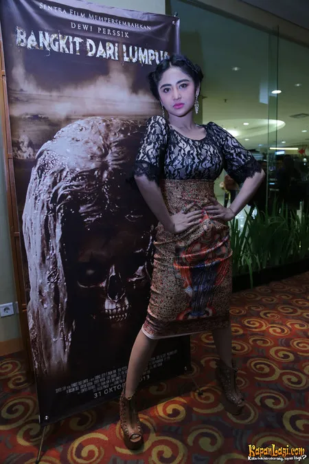 Foto Dewi Perssik