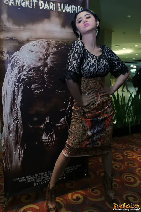 Foto Dewi Perssik