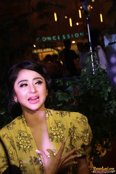 Foto Dewi Perssik