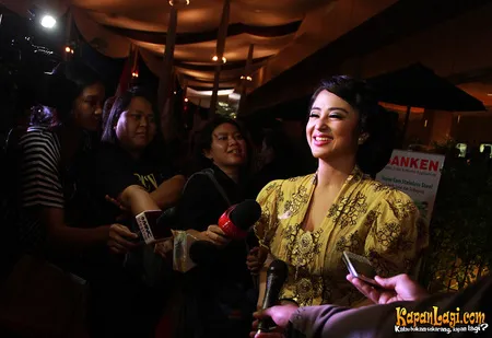 Foto Dewi Perssik