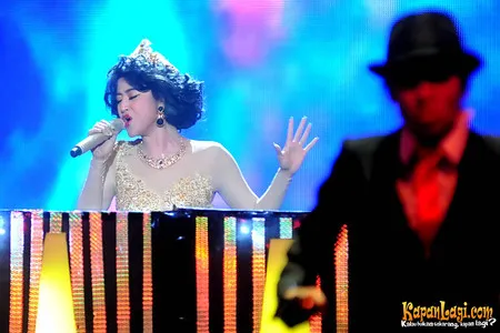 Foto Dewi Perssik