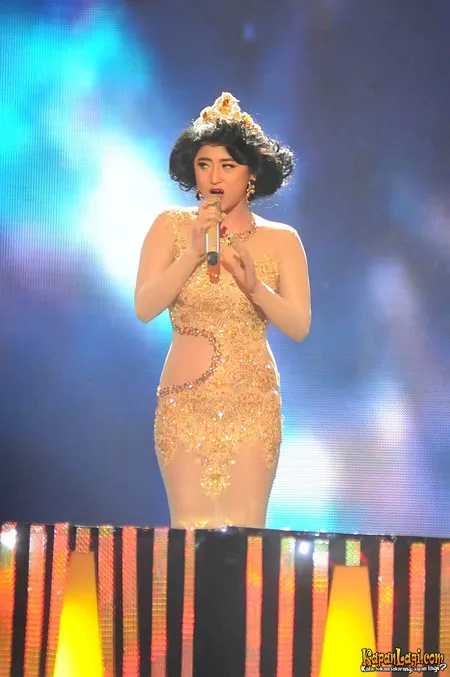 Foto Dewi Perssik