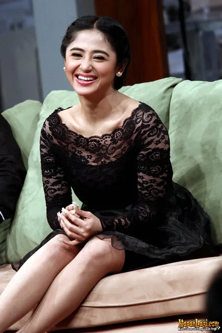 Foto Dewi Perssik