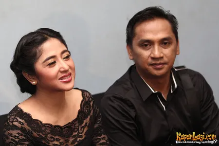 Foto Dewi Perssik