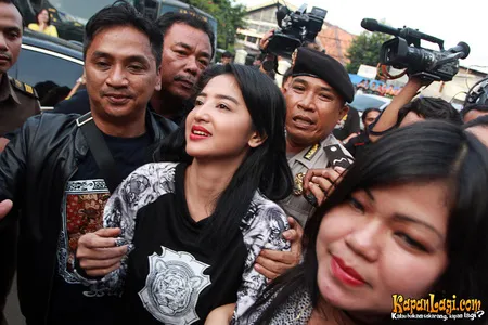 Foto Dewi Perssik