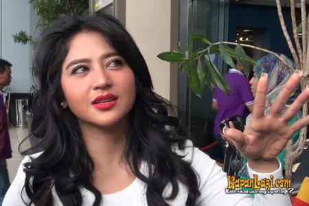 Foto Dewi Perssik