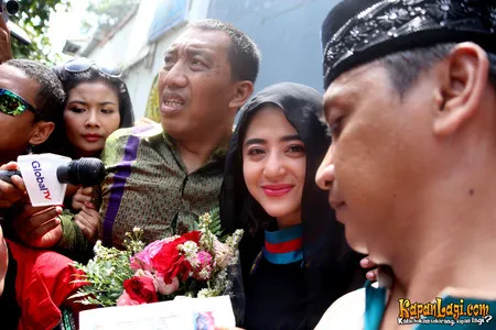 Foto Dewi Perssik