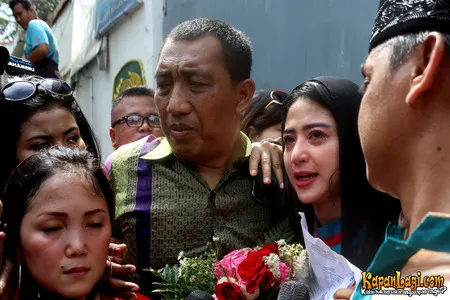 Foto Dewi Perssik