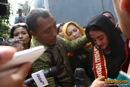 Foto Dewi Perssik