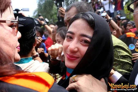 Foto Dewi Perssik