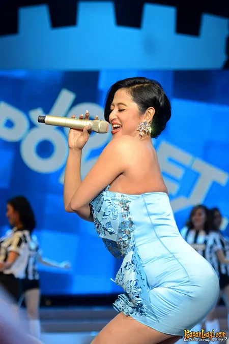 Foto Dewi Perssik