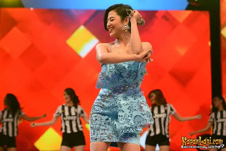 Foto Dewi Perssik