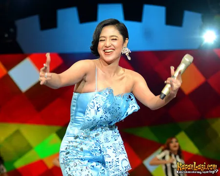 Foto Dewi Perssik