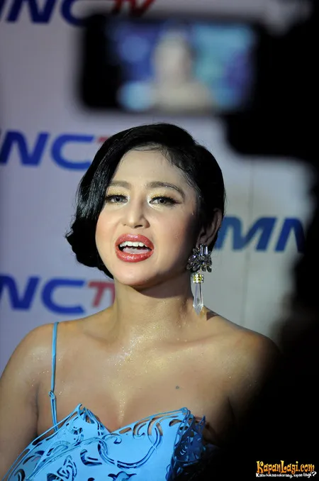 Foto Dewi Perssik