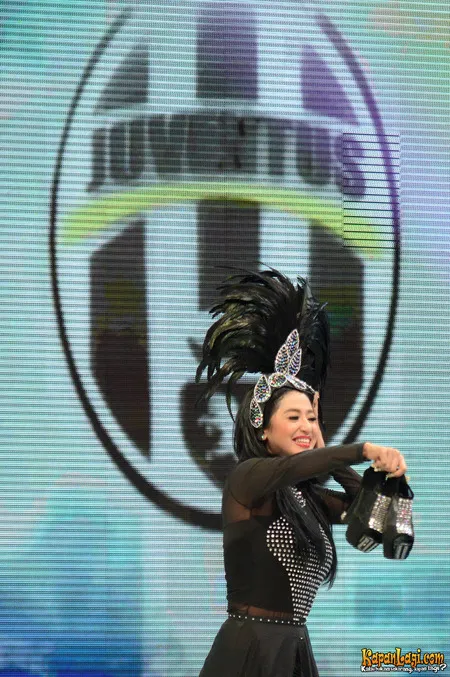 Foto Dewi Perssik