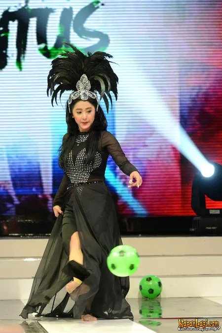 Foto Dewi Perssik