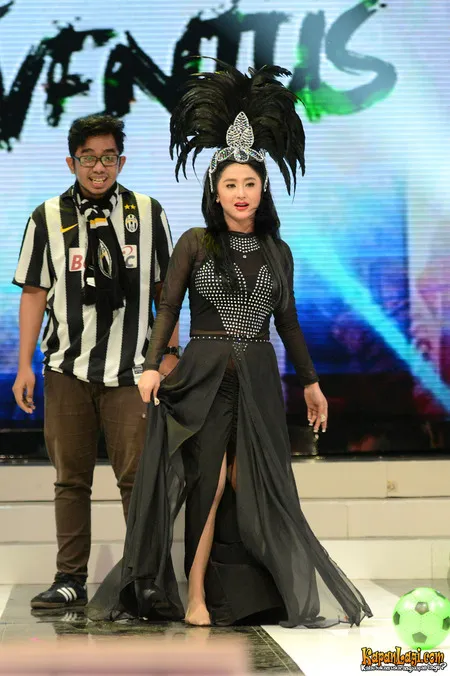 Foto Dewi Perssik