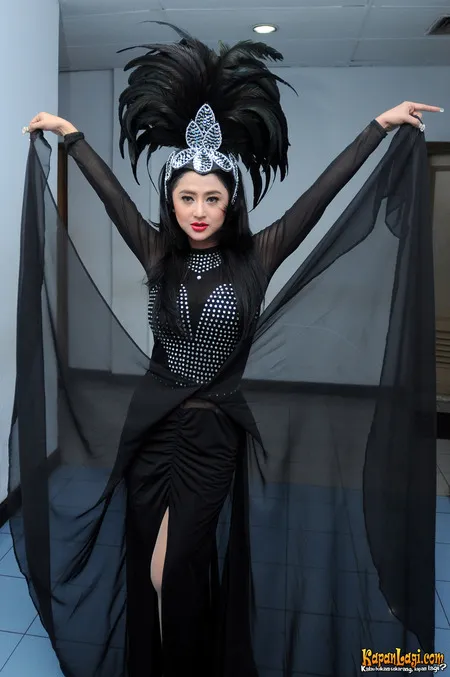 Foto Dewi Perssik