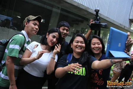 Foto Dewi Perssik
