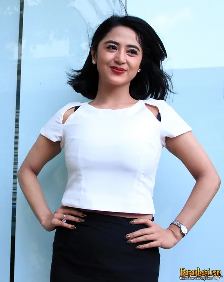 Foto Dewi Perssik
