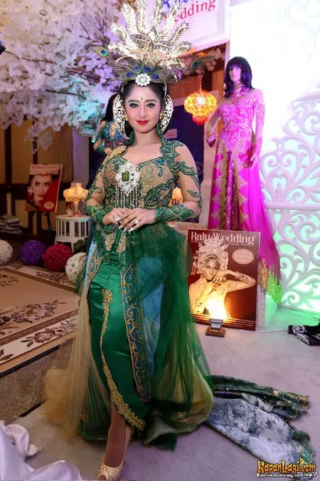 Foto Dewi Perssik