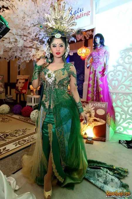 Foto Dewi Perssik