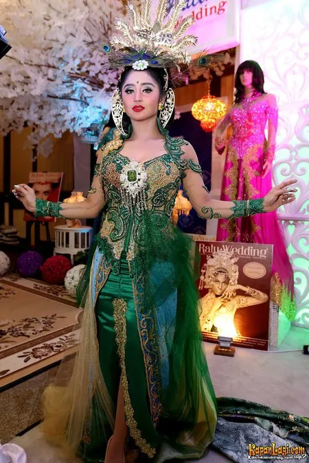 Foto Dewi Perssik