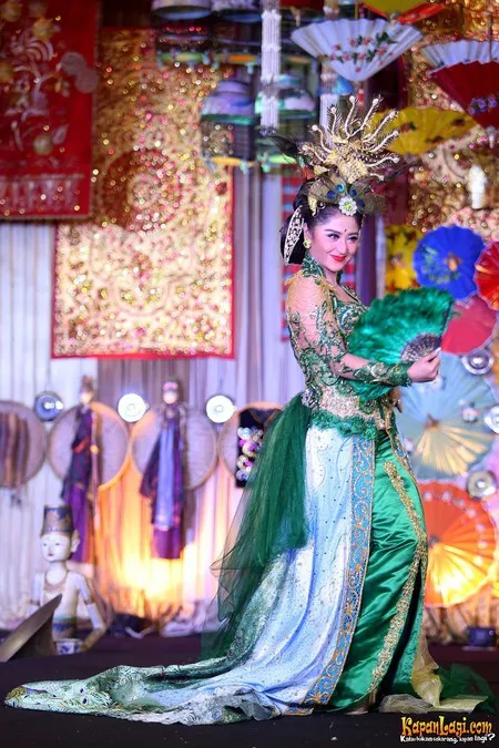Foto Dewi Perssik