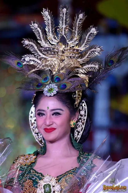 Foto Dewi Perssik