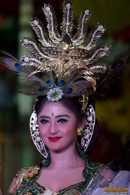 Foto Dewi Perssik
