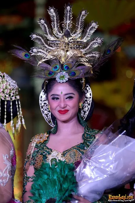 Foto Dewi Perssik