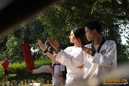 Foto Dewi Perssik