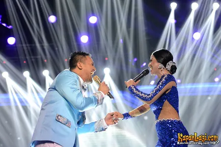 Foto Dewi Perssik