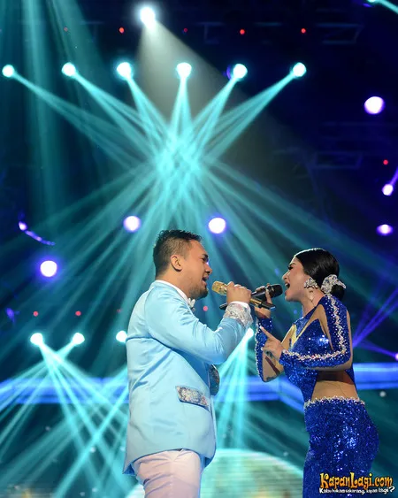 Foto Dewi Perssik