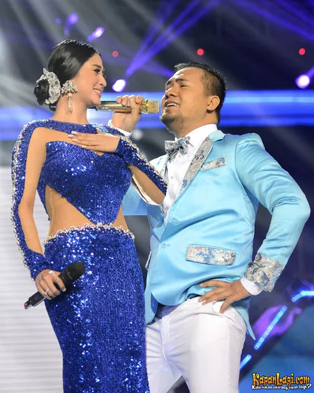 Foto Dewi Perssik