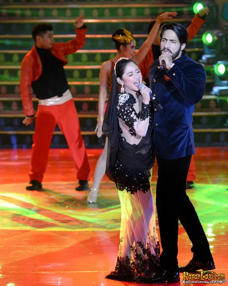 Foto Dewi Perssik