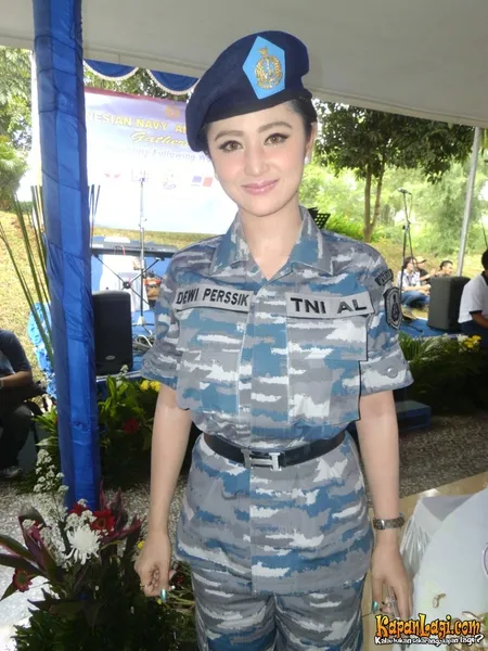 Foto Dewi Perssik