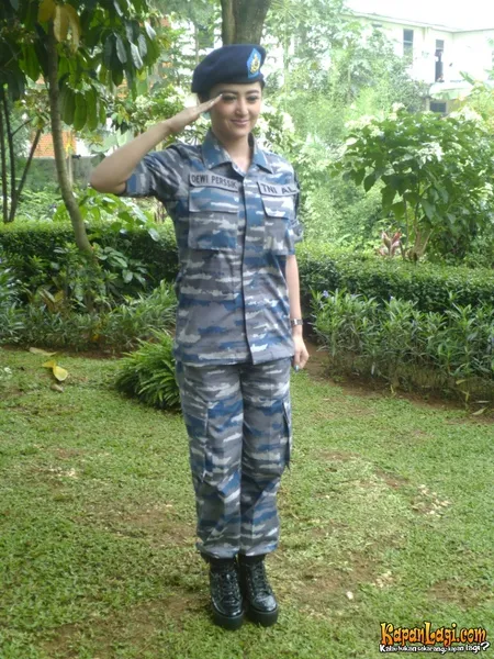 Foto Dewi Perssik