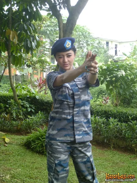 Foto Dewi Perssik