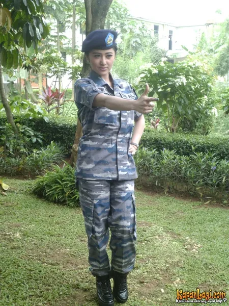 Foto Dewi Perssik